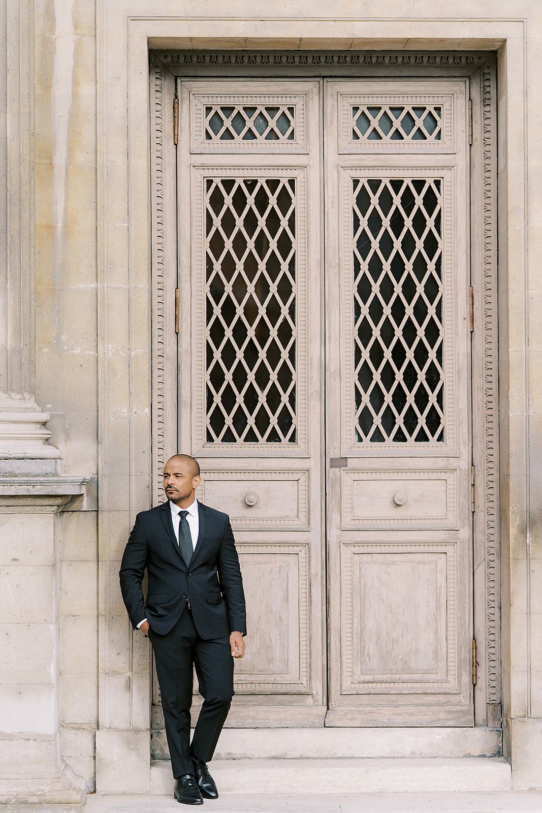 The best Louvre Museum Paris Engagement photos | Chernogorov Photography Destination Wedding Photographers