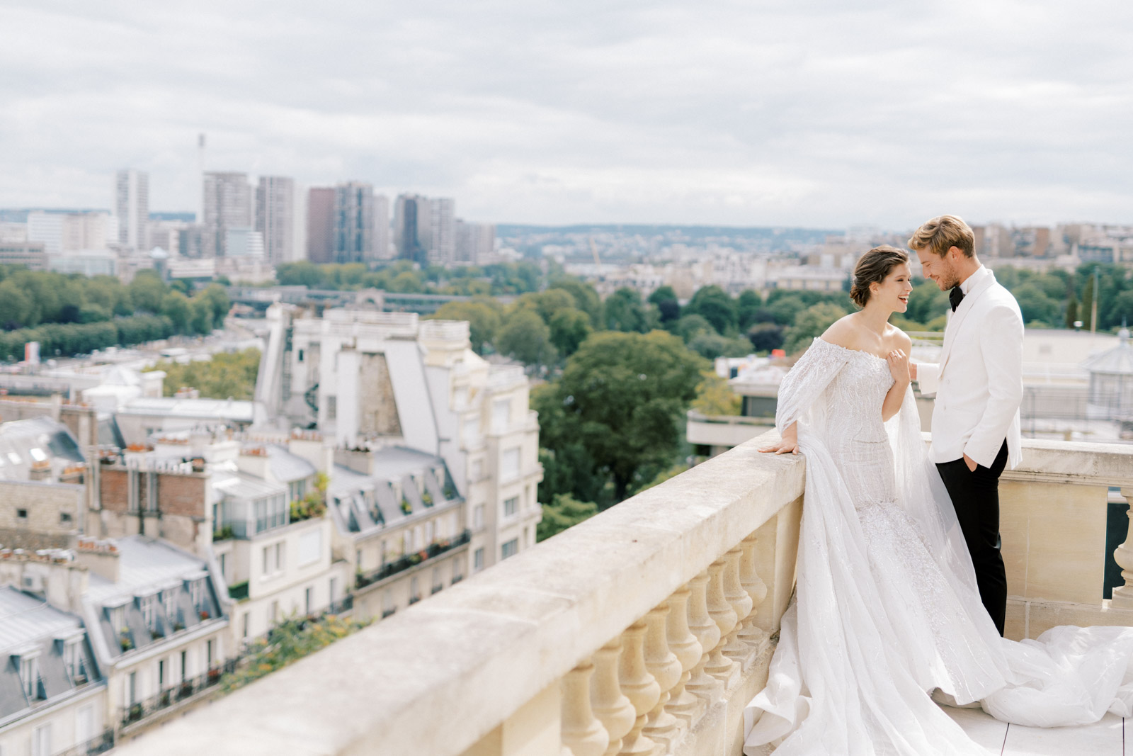 Shangri-la Paris Wedding Photos | Chernogorov Photography Destination Wedding Photographers